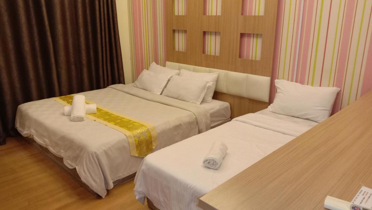 Hotel Zamburger De Melaka Kültér fotó