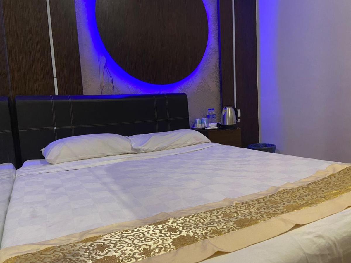 Hotel Zamburger De Melaka Kültér fotó