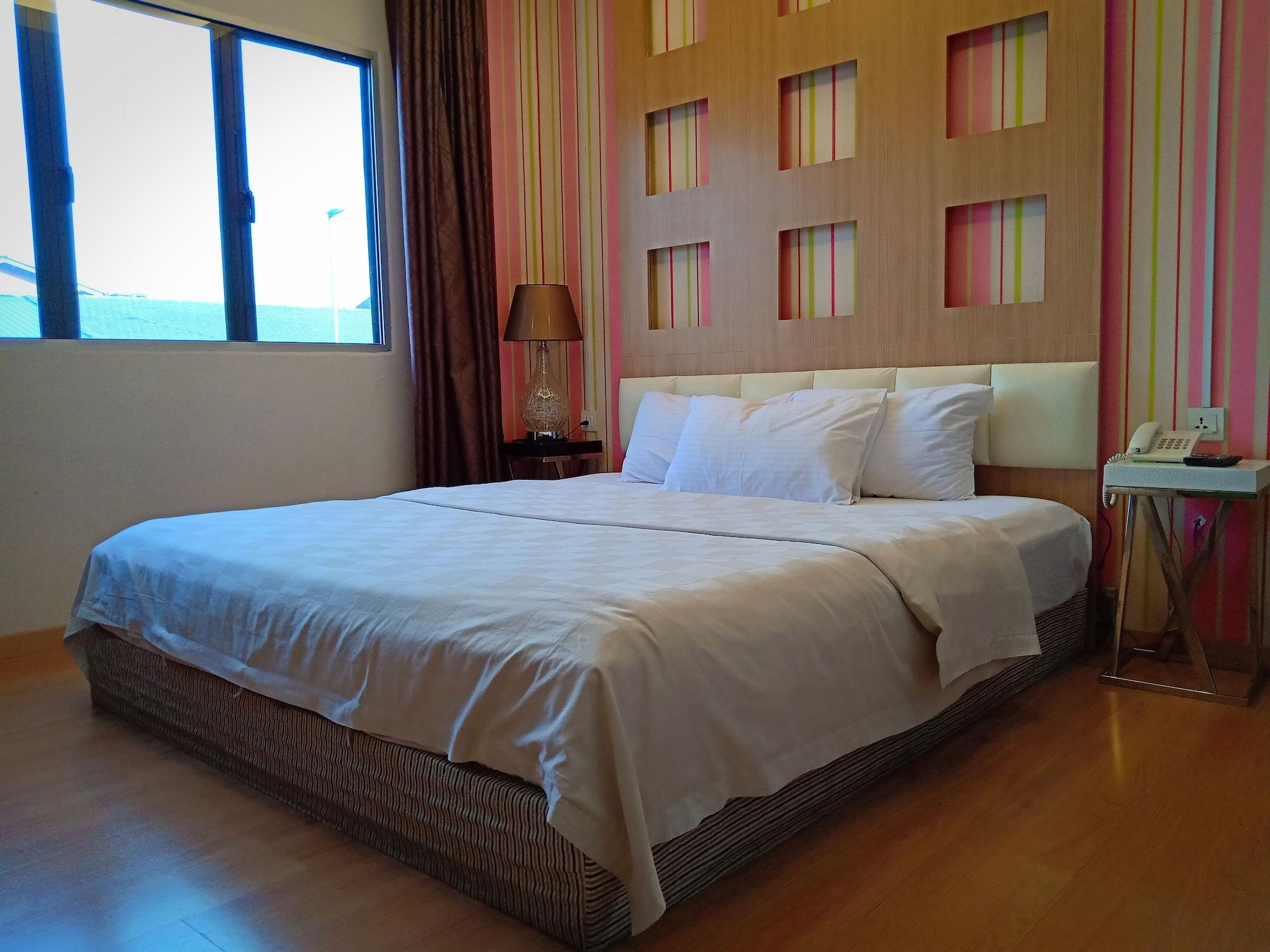Hotel Zamburger De Melaka Kültér fotó